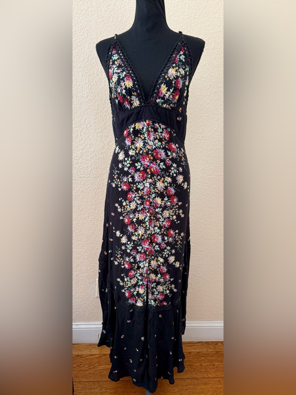 Free People Paradise Black Floral Print Maxi Dress Size Medium - Picture 11 of 15